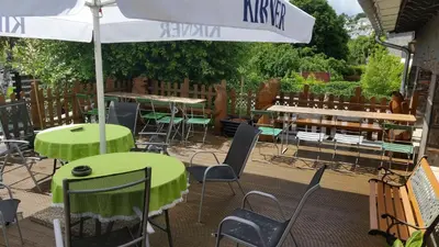 Ein Restaurant oder anderes Speiselokal in der Unterkunft Gemündener Hof
