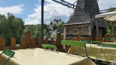 Ein Restaurant oder anderes Speiselokal in der Unterkunft Gemündener Hof