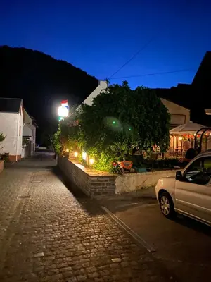 Ein allgemeiner Bergblick oder ein Berglick von der Pension aus