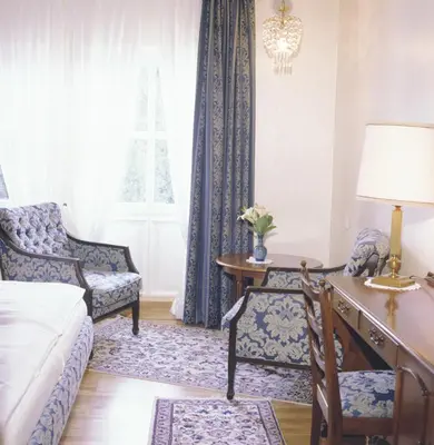 Ein Sitzbereich in der Unterkunft Schloßhotel Kurfürstliches Amtshaus Dauner Burg