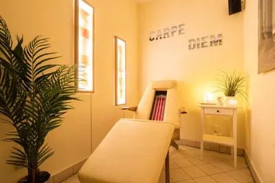 Ein Sitzbereich in der Unterkunft Eifel Hotel Schneider am Maar