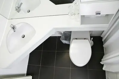 Ein Badezimmer in der Unterkunft Opal Hotel