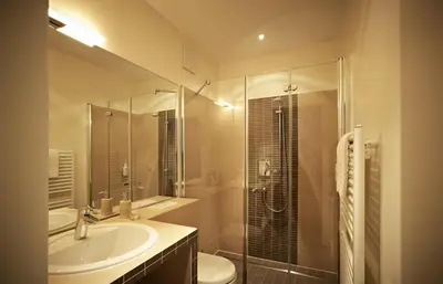 Ein Badezimmer in der Unterkunft Hotel Am Helmwartsturm