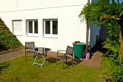 Ein Garten an der Unterkunft Haus Tannenweg