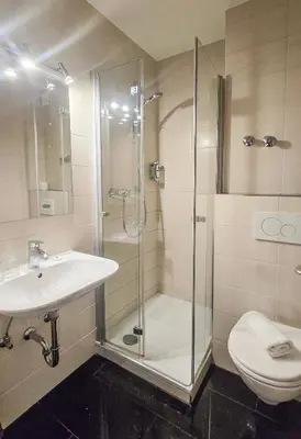 Ein Badezimmer in der Unterkunft Alembra - Hotel zur Moselbrücke