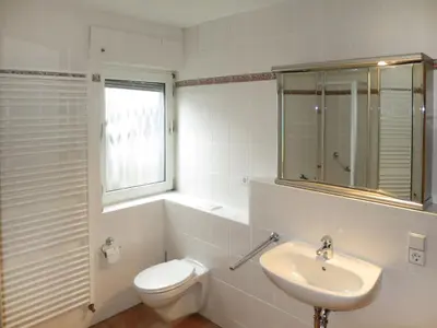 Ein Badezimmer in der Unterkunft Holiday Home Haus Irmgard by Interhome