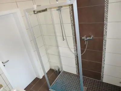 Ein Badezimmer in der Unterkunft Holiday Home Haus Irmgard by Interhome