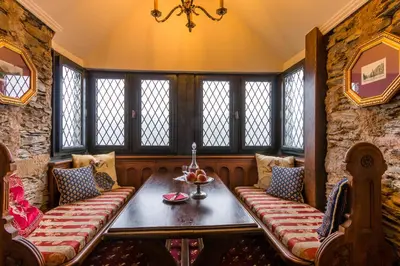 Ein Sitzbereich in der Unterkunft Burghotel auf Schönburg