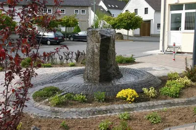 Ein Garten an der Unterkunft Hotel zur Krone