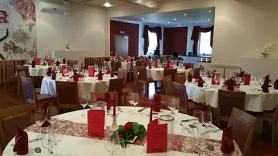 Ein Restaurant oder anderes Speiselokal in der Unterkunft Hosser's Hotel Restaurant