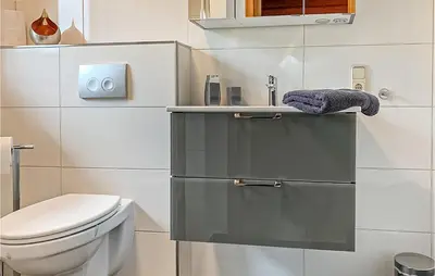 Ein Badezimmer in der Unterkunft Stunning Home In Nimsreuland With Wifi