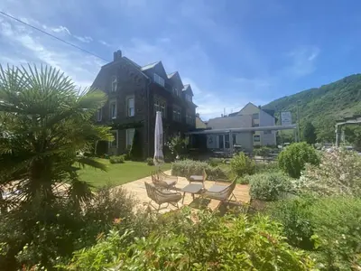 Ein allgemeiner Bergblick oder ein Berglick von des Hotels aus