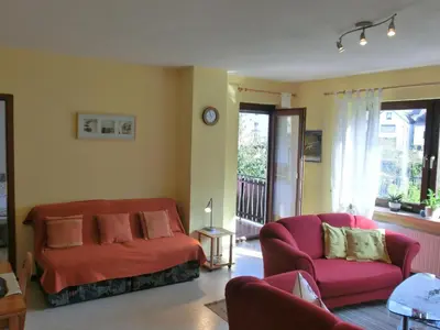 Ein Sitzbereich in der Unterkunft Ferienwohnung Klemm, Burgen /Untermosel