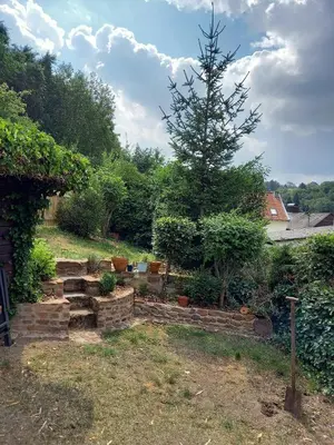 Ein Garten an der Unterkunft Eifel Duitsland fraai vakantiehuis met tuin