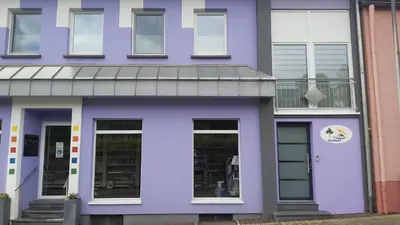 Eine Fassade oder ein Eingang zu FeWo Waldblick