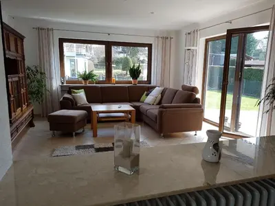 Ein Sitzbereich in der Unterkunft Ferienwohnung Nscho Tschi