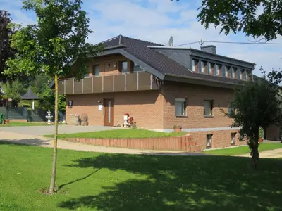 Das Gebäude in dem sich die Ferienwohnung befindet