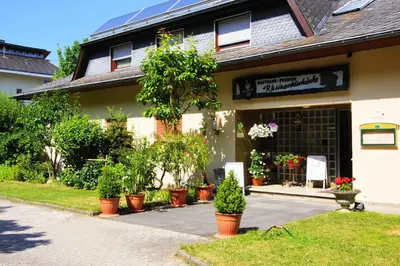 Ein Garten an der Unterkunft Rheingoldschänke