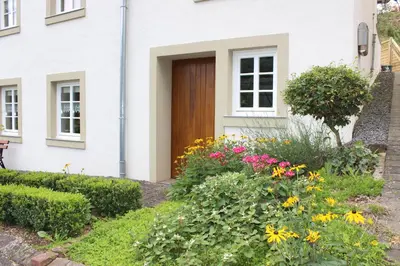 Ein Garten an der Unterkunft Landhaus Monika