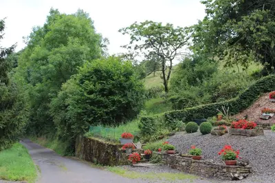 Ein Garten an der Unterkunft Landhaus Monika
