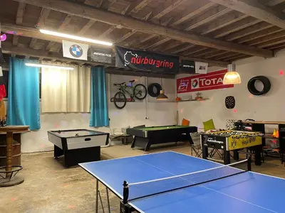 Tischtennis in der Unterkunft Ferienhaus Backesgarten für 22 Personen oder in der Nähe