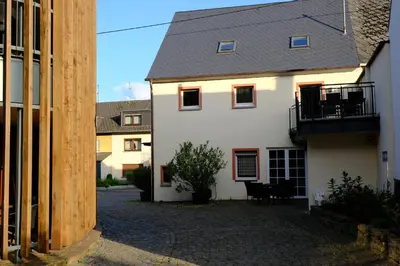 Das Gebäude in dem sich die Ferienwohnung befindet