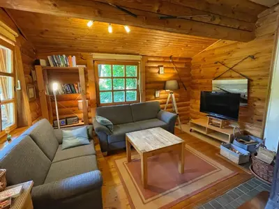 Ein Sitzbereich in der Unterkunft Chalet Birdieferienhaus by Interhome