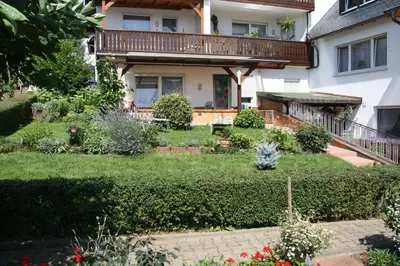 Ein Garten an der Unterkunft Gästehaus Kirchlay