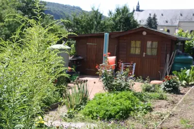 Ein Garten an der Unterkunft Gästehaus Kirchlay