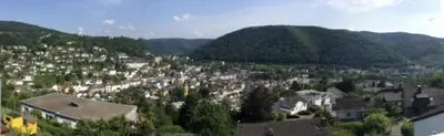 Ein allgemeiner Bergblick oder ein Berglick von der Ferienwohnung aus