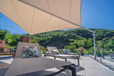 Ein allgemeiner Bergblick oder ein Berglick von des Hotels aus