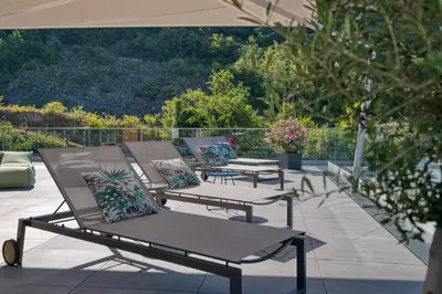 Ein Garten an der Unterkunft Hotel Lipmann 