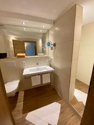 Ein Badezimmer in der Unterkunft Hotel Zur Traube