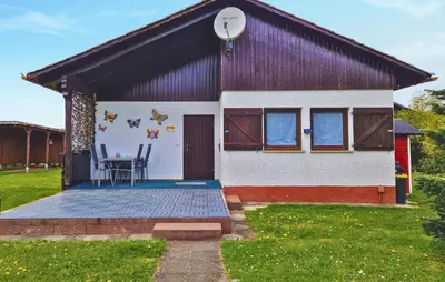 Das Gebäude in dem sich das Ferienhaus befindet