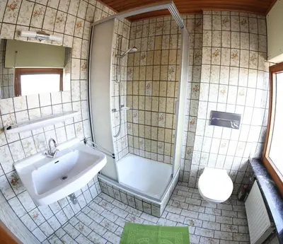 Ein Badezimmer in der Unterkunft Hotel-Restaurant Zum Burgkeller