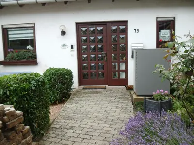 Ein Garten an der Unterkunft Haus Rosi
