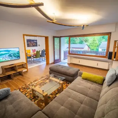 Rheintal-Ferien - 90 qm Ferienwohnung mit Wine & Style - Dein Urlaub am Rhein