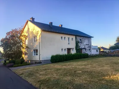 Das Gebäude in dem sich die Ferienwohnung befindet