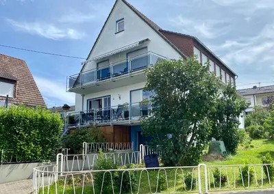 Das Gebäude in dem sich die Ferienwohnung befindet