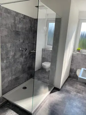 Ein Badezimmer in der Unterkunft Helle moderne Ferienwohnung, Nähe Koblenz am Rhein