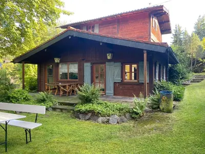 Ein Garten an der Unterkunft Holzhaus auf 2000qm in traumhafter Lage, KEINE Partygruppen