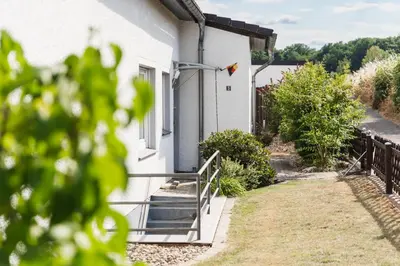 Ein Garten an der Unterkunft Ferienhaus Hunsrückliebe