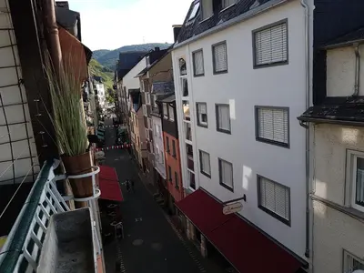 Das Gebäude in dem sich das Ferienhaus befindet