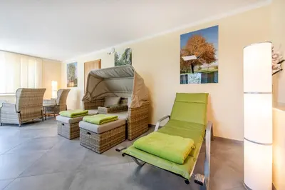Ein Sitzbereich in der Unterkunft Waldesblick, Hotel-Restaurant