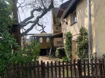Das Gebäude in dem sich die Ferienwohnung befindet