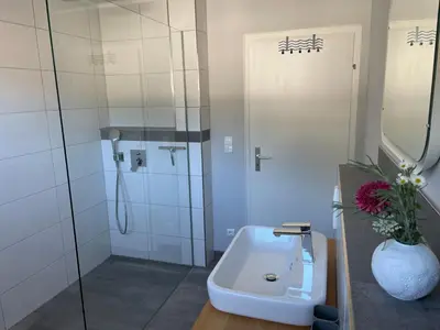 Ein Badezimmer in der Unterkunft Ferienwohnung „Zur alten Brauerei“