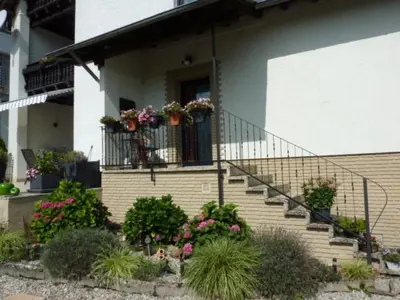 Ein Garten an der Unterkunft Ferienwohnung Hanna
