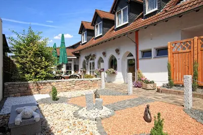 Das Gebäude in dem sich das Gasthaus befindet