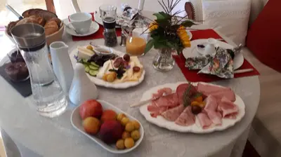 Essen im Privatzimmer oder in der Nähe
