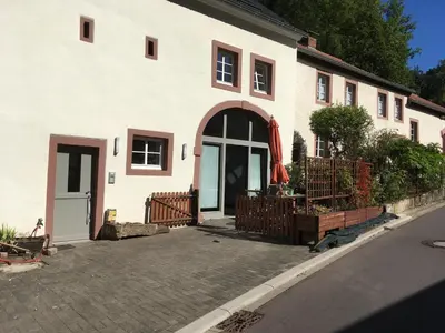 Das Gebäude in dem sich die Ferienwohnung befindet